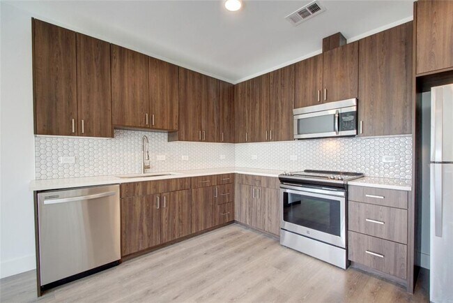 Building Photo - 2213 Poquito St