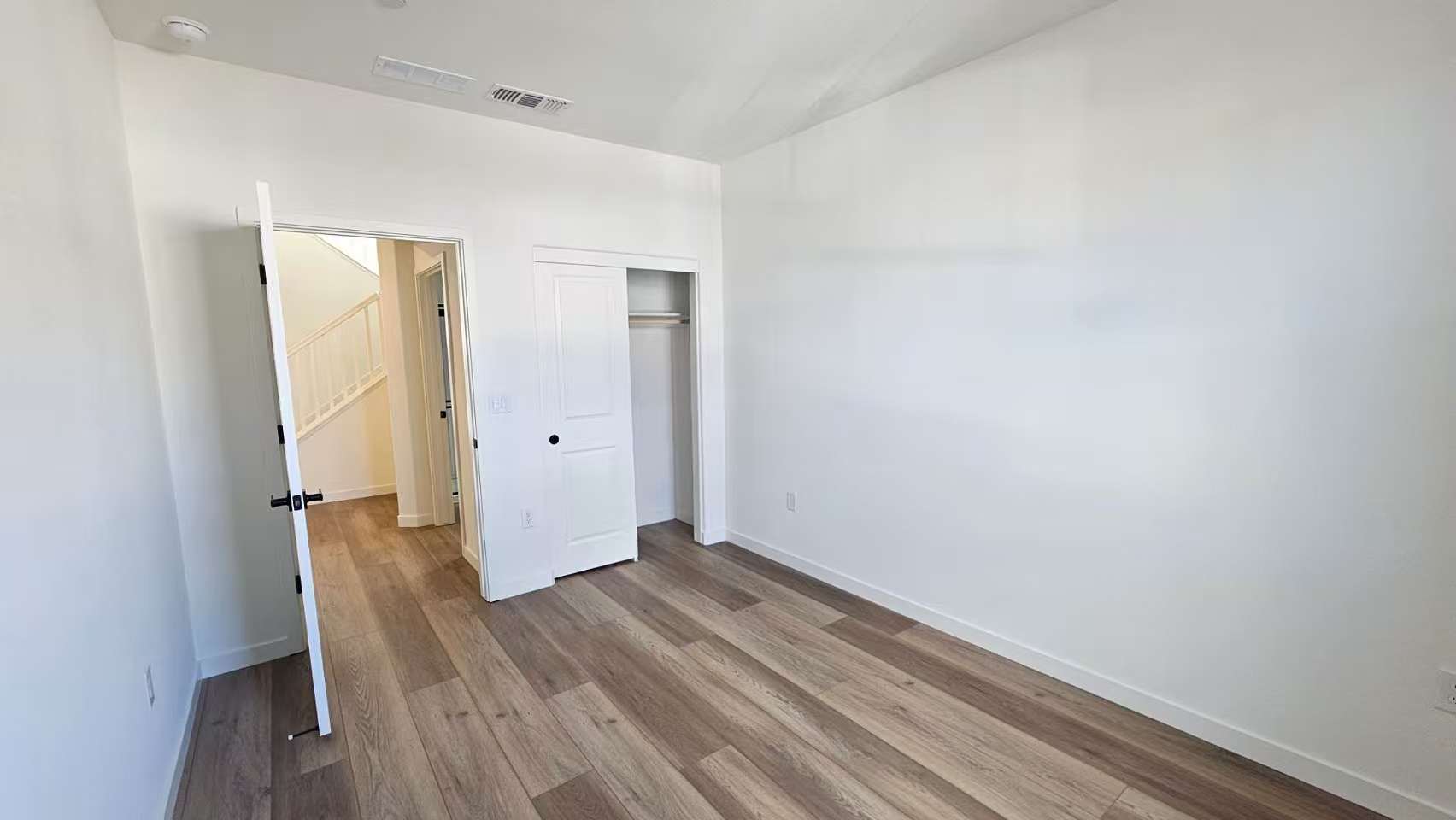 Building Photo - 10287 Garmont Way