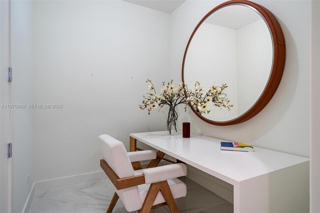 Building Photo - 18501 Collins Ave