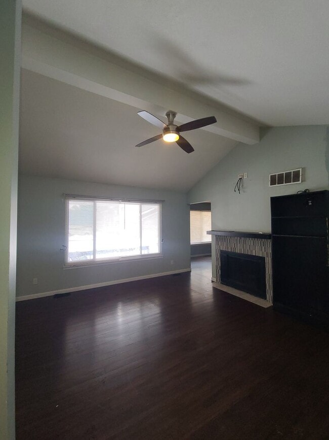 Building Photo - 1113 Laura Dr