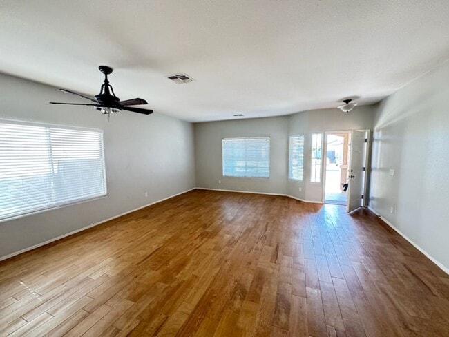 Building Photo - Chandler 4 bed 2 bath