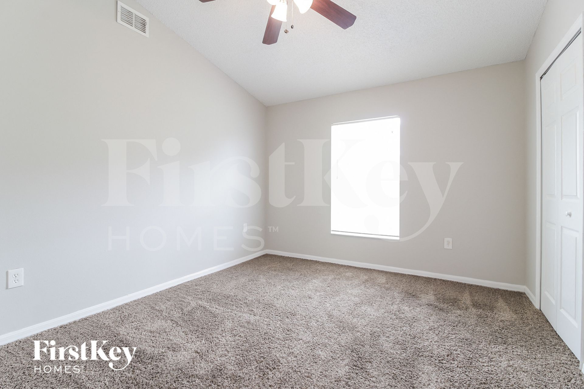 Building Photo - 6564 Viewpoint Ct