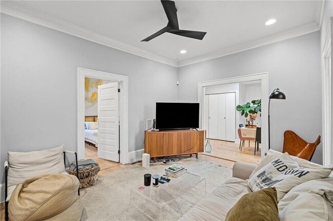 Building Photo - 805 Antone St NW