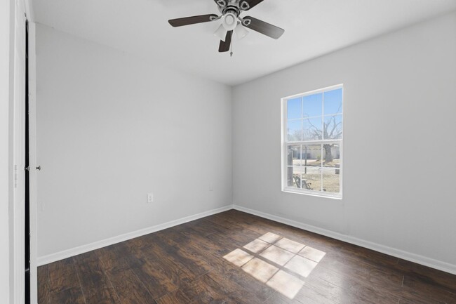 Building Photo - 9455 Greens Point