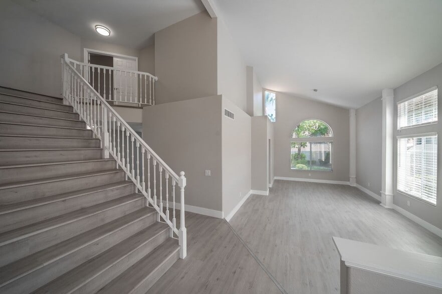 Building Photo - 1804 Summit Pointe Dr