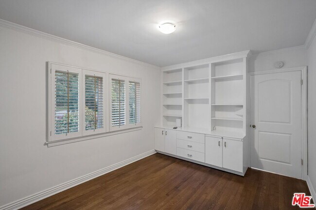 Building Photo - 2319 Outpost Dr