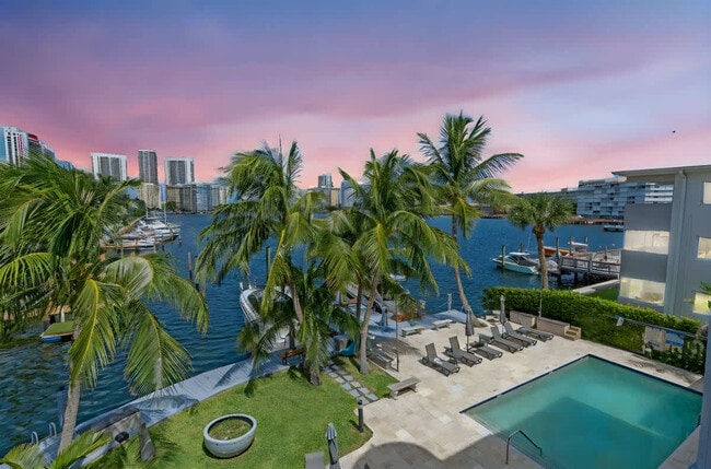 Building Photo - 468 Golden Isles Dr