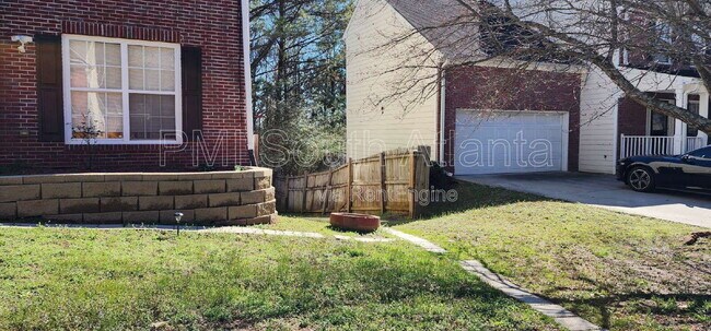 Building Photo - 755 Castlebrooke Way SE