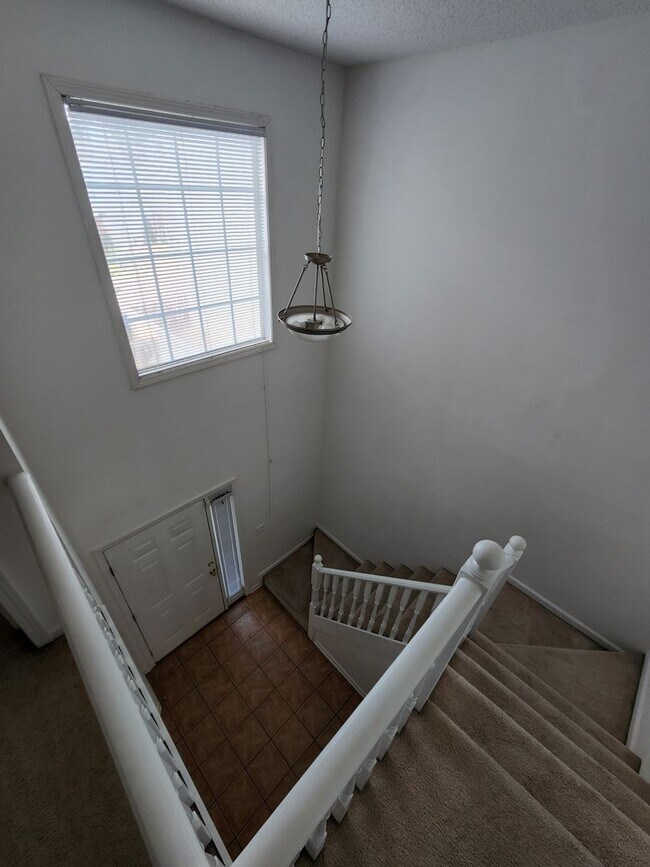 Building Photo - 143 S Spring View Dr