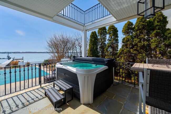 Building Photo - 709 Princeton Ave