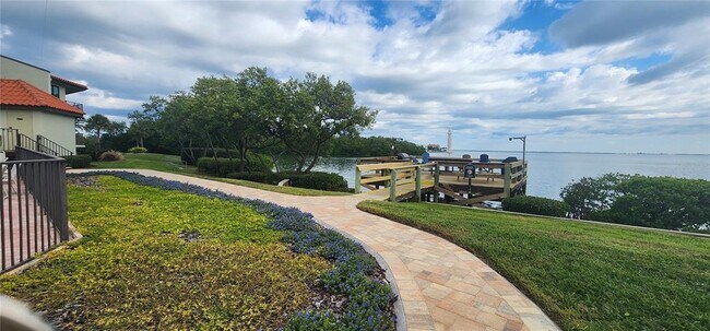 Building Photo - 1515 Pinellas Bayway S