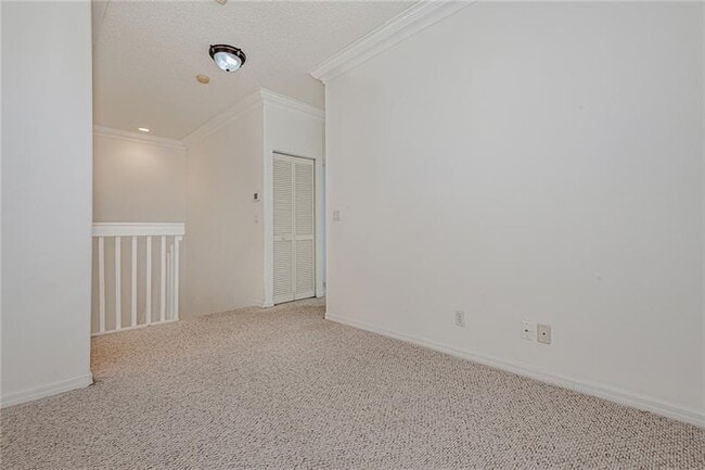 Building Photo - 5379 SW 38th Ave