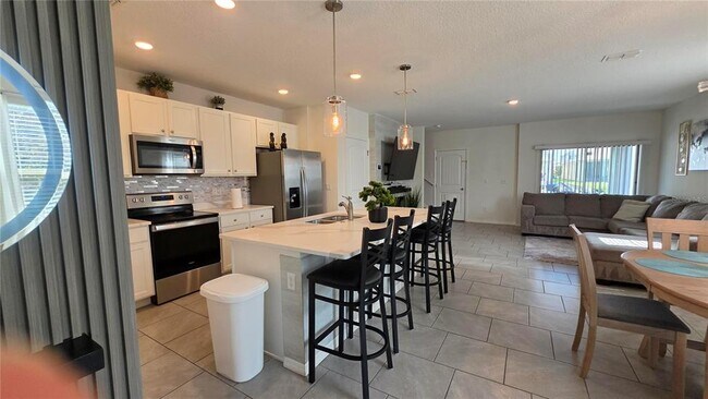 Building Photo - 16221 Admirals Cove Ln