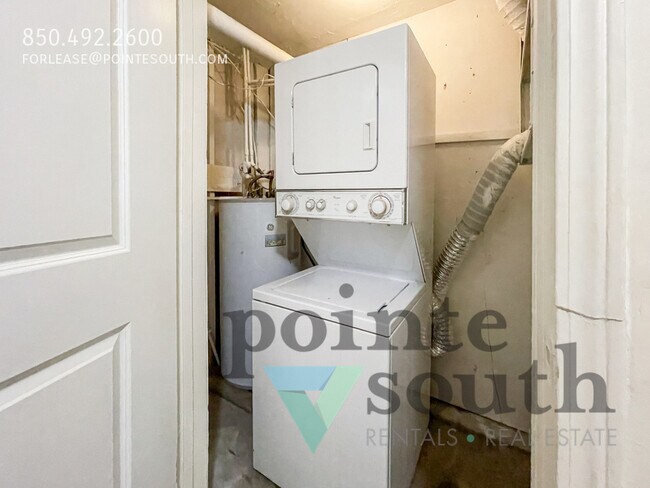 Building Photo - 5771 Coronada Blvd