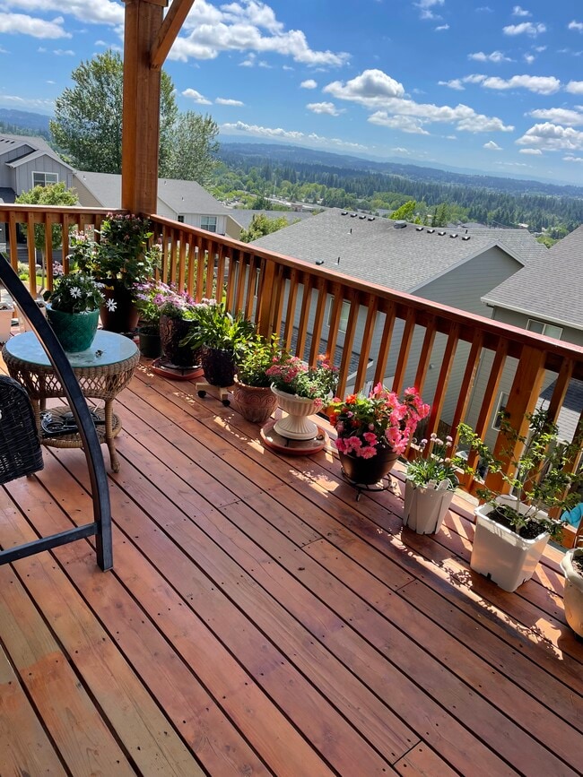 Building Photo - 12050 SW Autumnview St