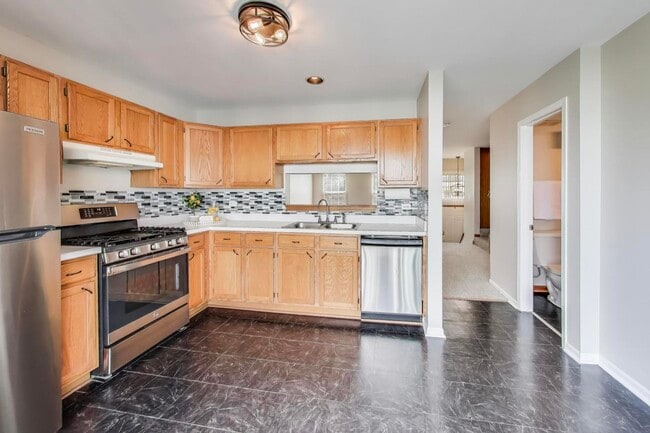 Building Photo - 985 Manchester Cir