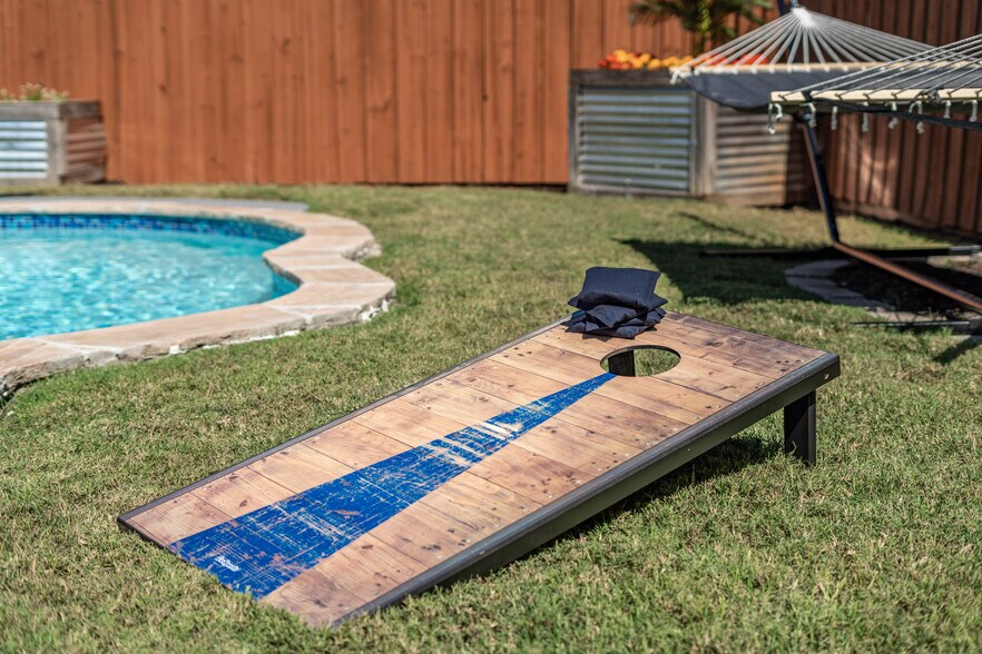 Backyard Pool - 707 Cottonwood Bend Dr