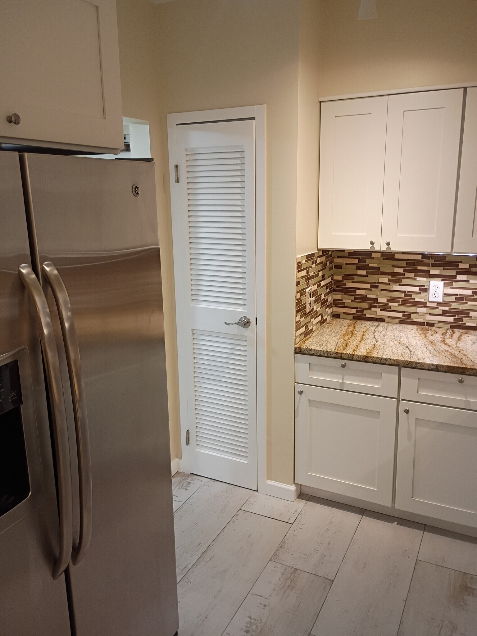 Building Photo - 601 1st St S