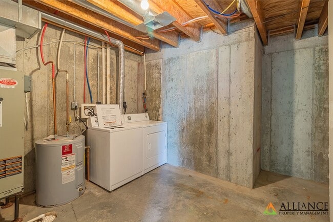 Building Photo - Town Home in West Manhattan!