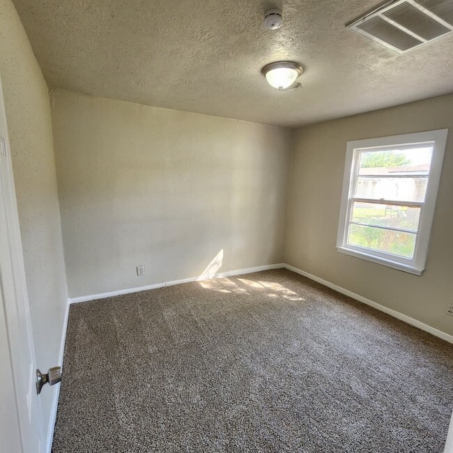 Building Photo - 13429 Bandera St