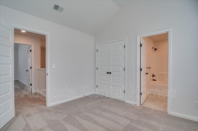 Building Photo - 528 Fermoy Ln
