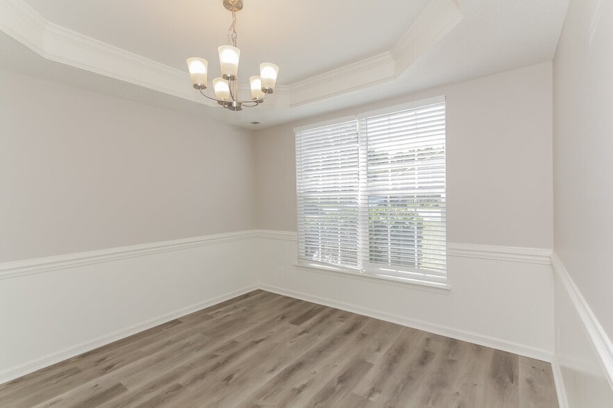 Building Photo - 7223 Claiborne Woods Rd