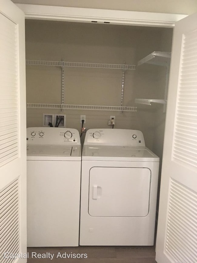 Building Photo - 1769 E Walnut St