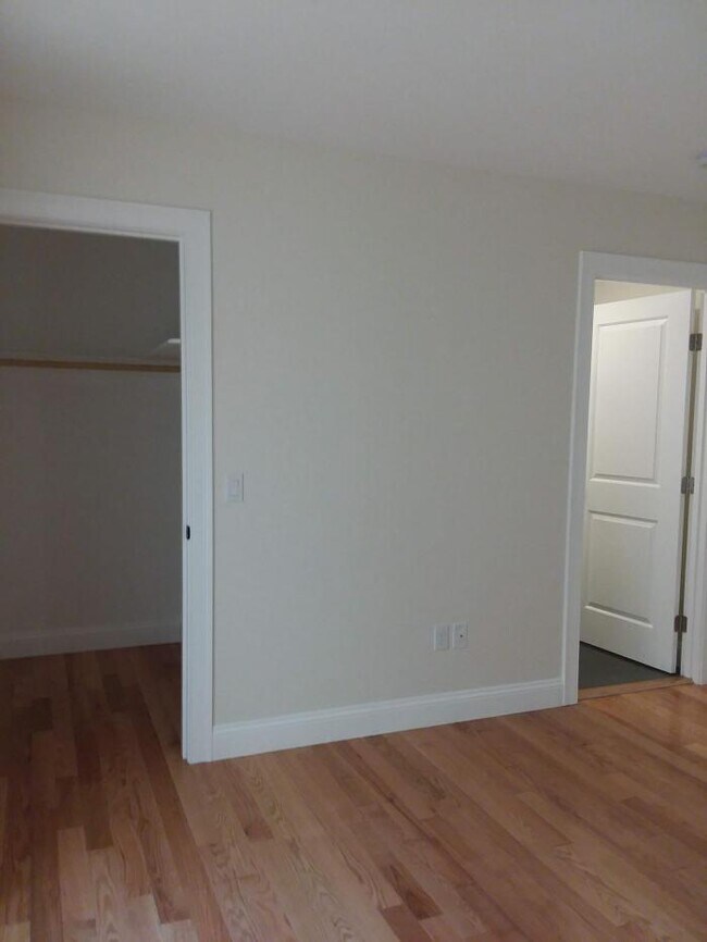 Building Photo - 4 bedroom in Boston MA 02120