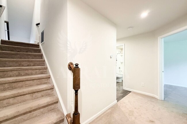 Building Photo - 428 Cross Country Way