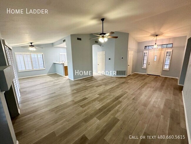 Building Photo - 5437 E Greenway St