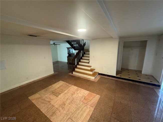 Building Photo - 518 Delfern Ln