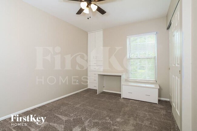 Building Photo - 6015 Sovereign Dr