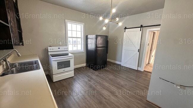 Building Photo - $850 - 1 bedroom / 1 bathroom - Single Family Home