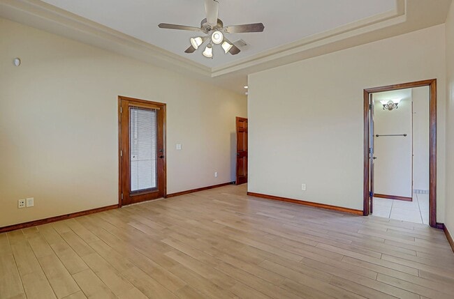 Building Photo - Beautiful Home in Sonoma Ranch with Amazin...