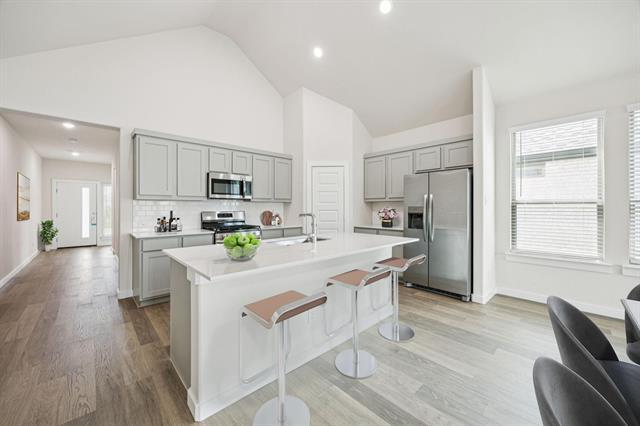 Building Photo - 646 Briar Dr