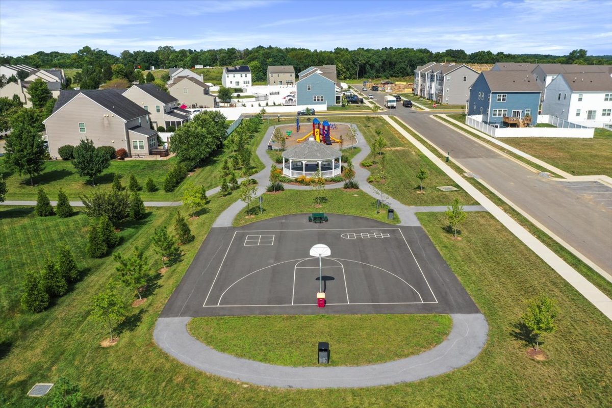 Building Photo - 331 Sandy Bottom Cir