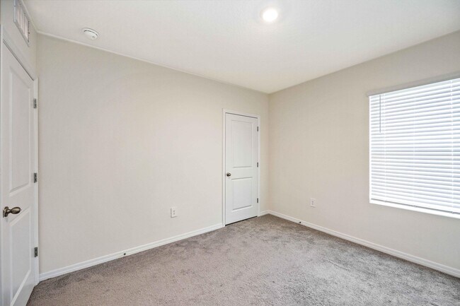 Building Photo - 17308 Reserva Dr