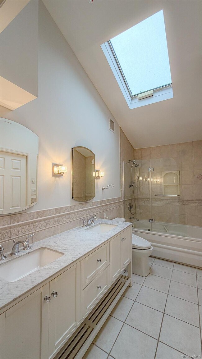 Building Photo - 16 Brookside Dr