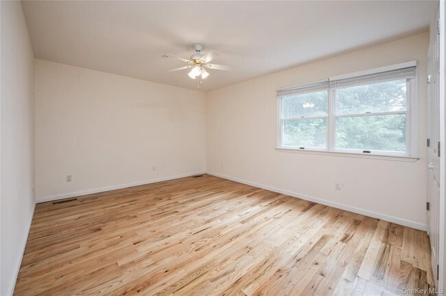 Building Photo - 140 Woodside Ave