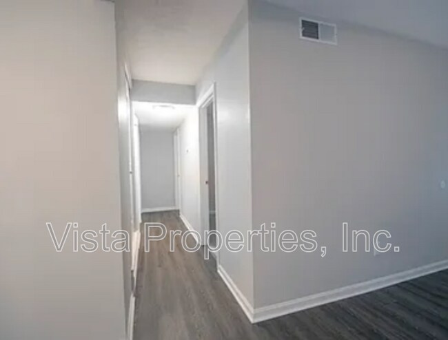 Building Photo - 5406 Chestnutwood Way