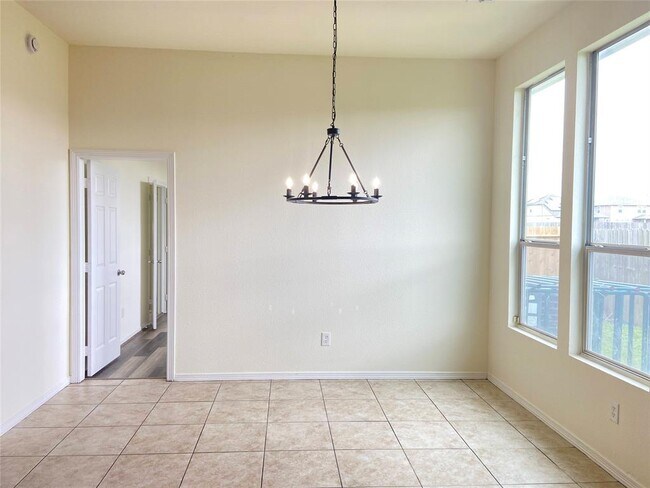 Building Photo - 5634 Park Village Dr
