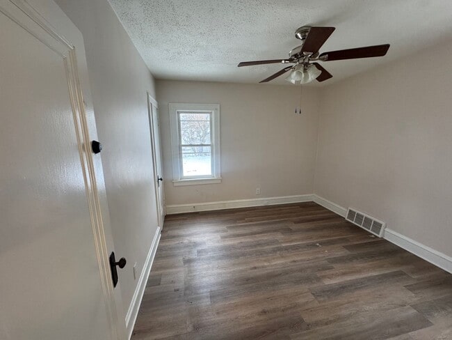 Building Photo - 3264 W 130th St