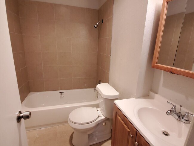 Building Photo - 3118 Leanne St