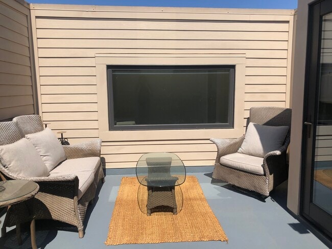 Large private sundeck - 1808 Manning Ave