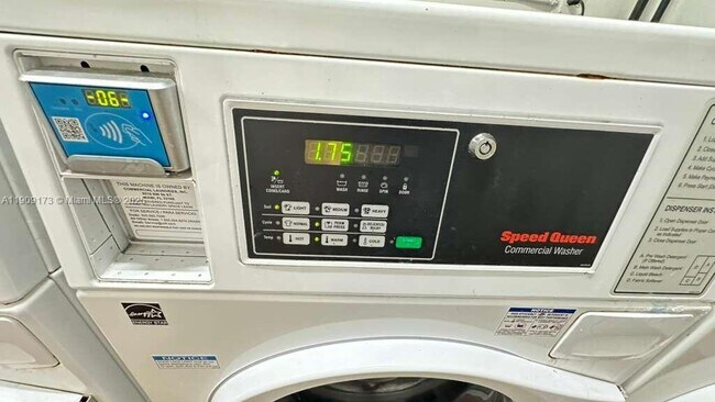 Building Photo - 1475 NE 125th Terrace