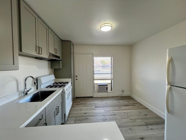 Building Photo - 33441-33443 4th St, Union City, CA 94587