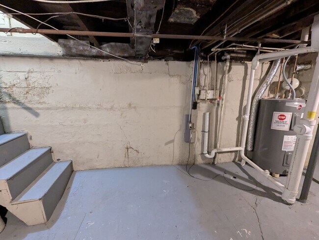 Building Photo - Live on Pennsylvania Ave – Get $100 Off Re...
