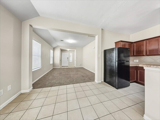 Building Photo - 5907 Deep S Dr