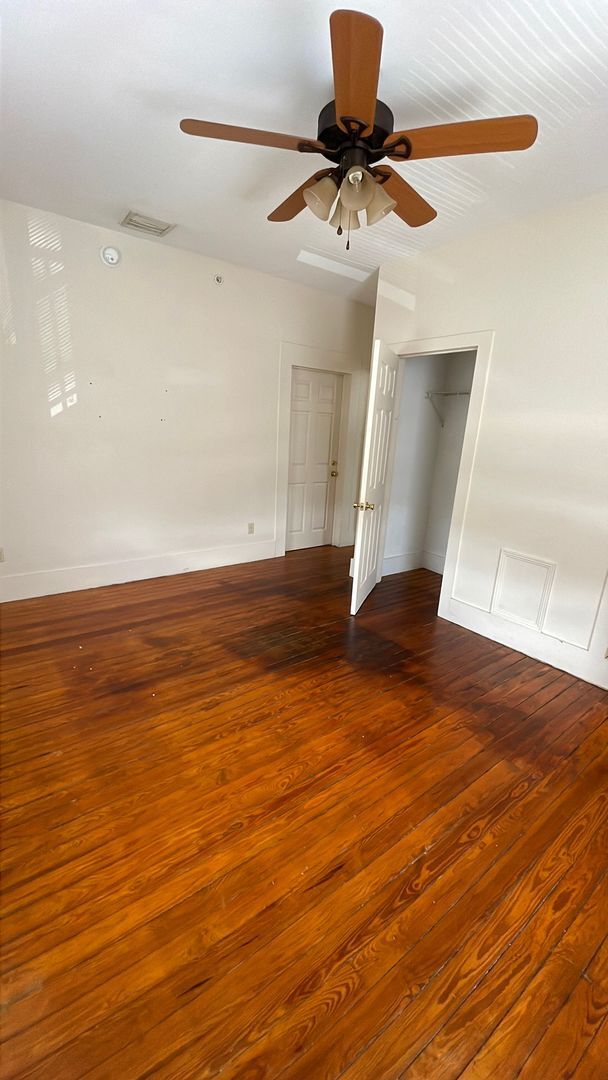 Building Photo - Spacious 2/2 Apartment in Heart of Umatilla!