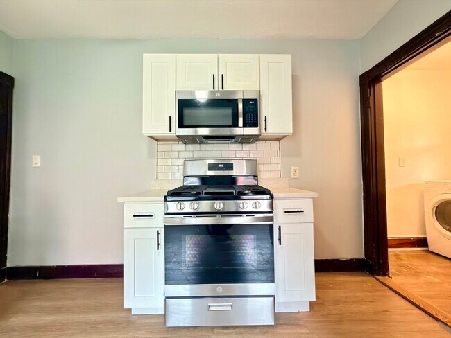 Building Photo - 18 Harold Park